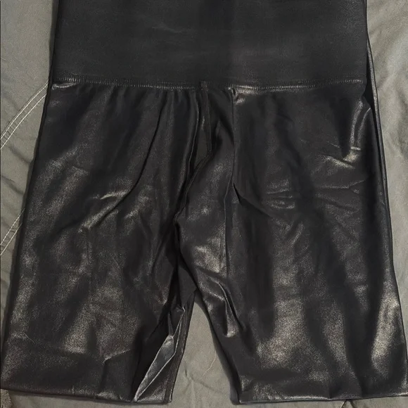 Black Faux Leather Leggings - Picture 4 of 4